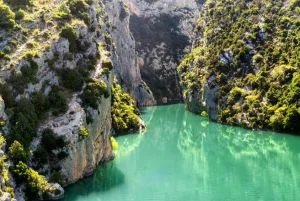 Le plus grand canyon d'Europe et son lac