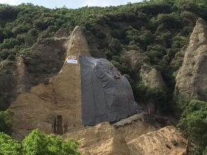 découvrez mées, un charmant village de provence où la beauté des paysages se mêle à la richesse de son patrimoine culturel. explorez ses ruelles typiques, ses traditions artisanales et savourez les délices culinaires de cette région ensoleillée.
