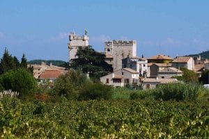 découvrez le charme authentique du village saint-laurent, un lieu pittoresque où nature et culture se rencontrent. flânez dans ses ruelles bordées de maisons traditionnelles, dégustez des spécialités locales et profitez d'activités en plein air. un escape paisible à quelques pas de la vie urbaine.