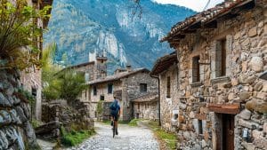 Pourquoi les cols des Hautes-Alpes pourraient-ils devenir le parcours idéal pour votre prochaine aventure à vélo ?