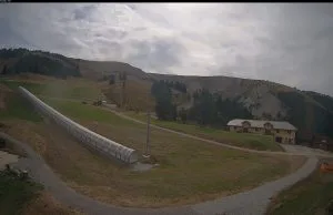 découvrez la webcam chabanon, votre fenêtre en temps réel sur les paysages à couper le souffle des alpes-de-haute-provence. suivez l'évolution des conditions météorologiques et admirez la beauté des pistes de ski et des panoramas montagnards. idéale pour les amoureux de la nature et des sports d'hiver !