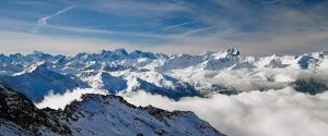 découvrez les images en direct de montclar grâce à notre webcam. profitez d'une vue panoramique sur ce magnifique village, ses paysages spectaculaires et ses activités en montagne. suivez l'évolution des conditions météorologiques et préparez votre prochaine aventure en toute tranquillité.