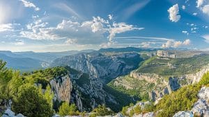 Moustier : un charme authentique en Provence