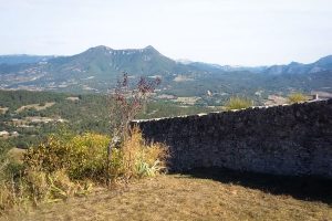 Visiter Aiglun - Village des Alpes-de-Haute-Provence