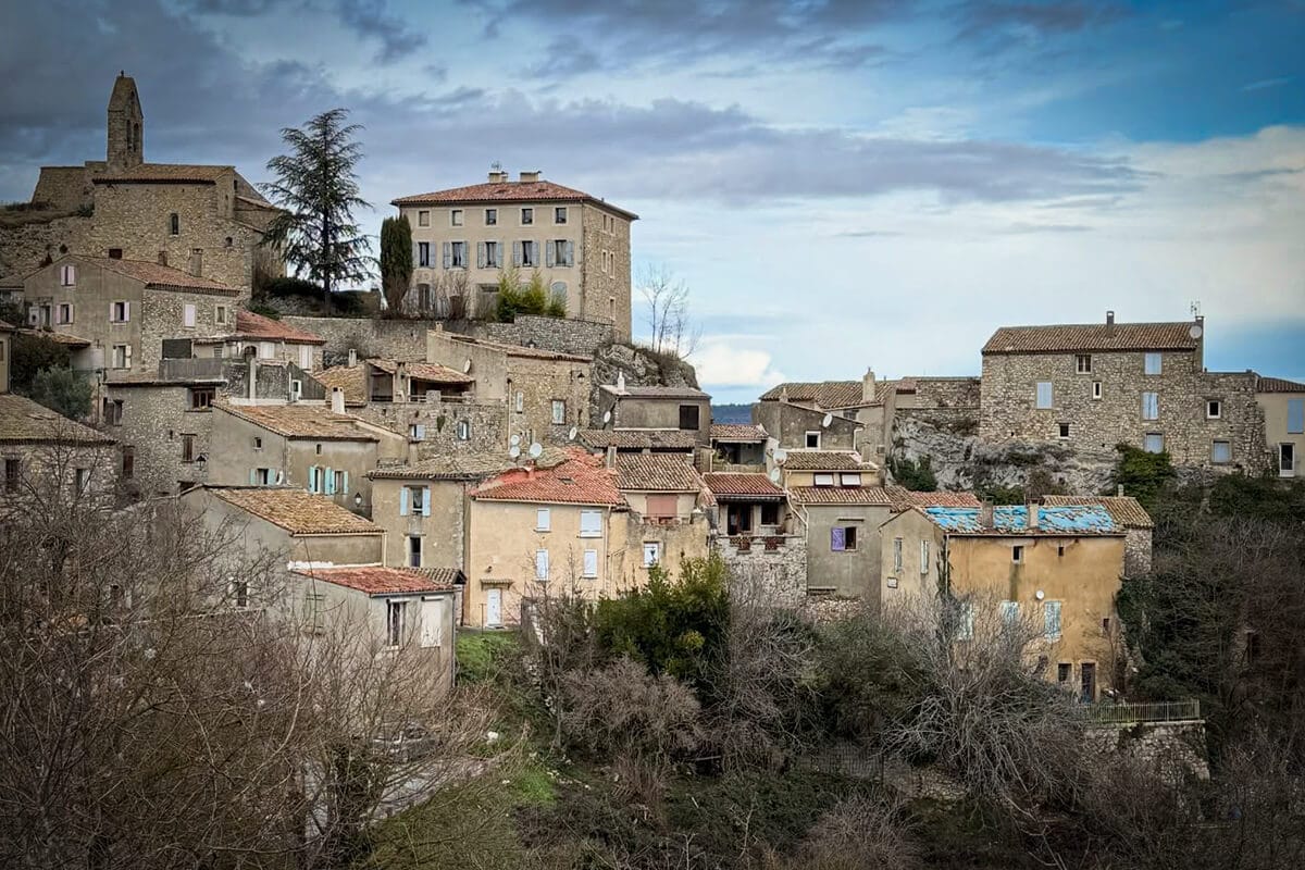 Visiter Villemus - Village des Alpes-de-Haute-Provence